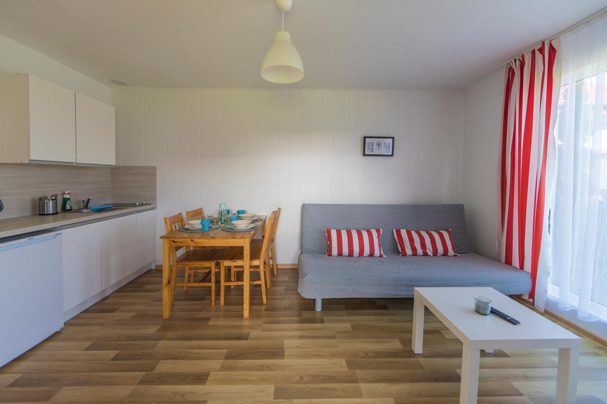 Bursztyn II Domki Apartamenty Pokoje W Sarbinowie Blisko Morza Sarbinowo Exterior foto