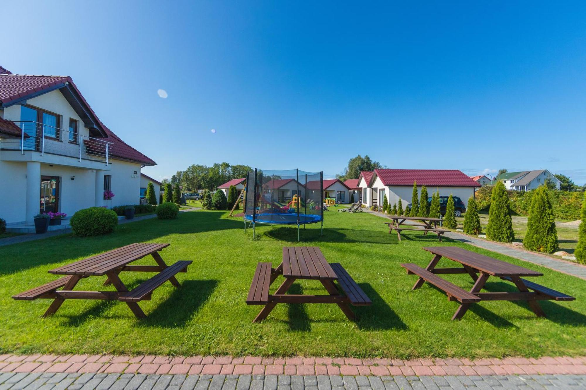 Bursztyn II Domki Apartamenty Pokoje W Sarbinowie Blisko Morza Sarbinowo Exterior foto